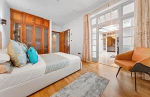 250 SqM MEGA MANSION