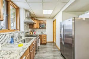 Creekside Cozy 3BD • Near Dunes