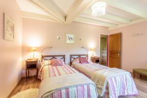Maisons d'hotes Maison d-hotes, Calme et Piscine : photos des chambres