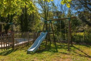 Maisons de vacances Mon Gite en Provence avec piscine : photos des chambres