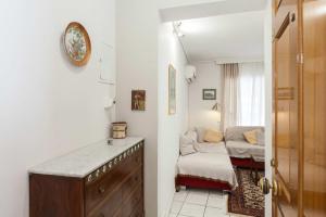 Premium Pagrati Maisonette with Balcony and Views