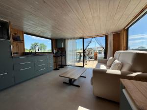 Bateaux La cabane a fleur d eau au coeur de la Camargue : photos des chambres