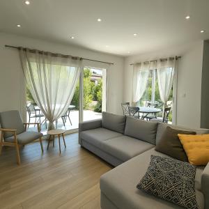 Maisons de vacances Jolie villa avec piscine : photos des chambres