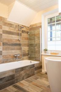 Ostseeurlaub auf Gutshof mit Kamin, Sauna und eingezäuntem Garten