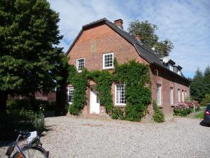 Ostseeurlaub auf Gutshof mit Kamin, Sauna und eingezäuntem Garten