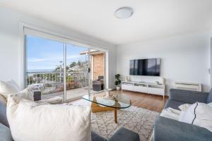 Spectacular View, Modern Comfort