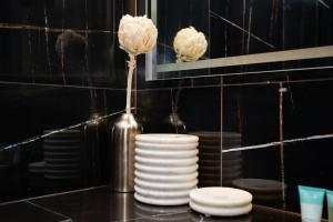 Onyx 1BR with Stunning City Views