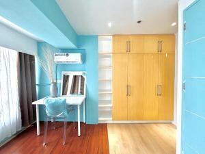 Cozy 2BR in BGC Fort Victoria