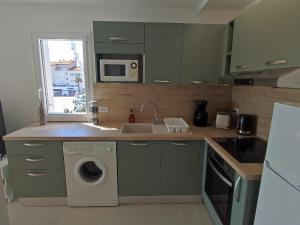 Cap dAgde F3 belle vue port avec Garage Piscine Climatisation