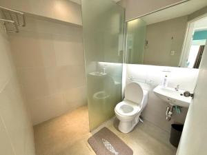 Cozy 2BR in BGC Fort Victoria