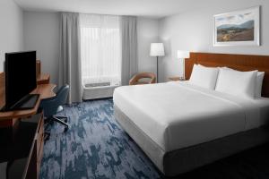King Room room in Fairfield Inn by Marriott Santa Clarita Valencia
