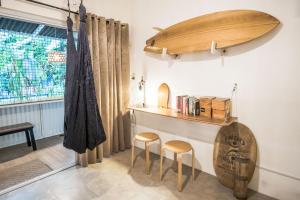 PITI Nest Self-Service Home in Rainforest Nest - Pet Friendly, Wi-fi, Monkeys, Bats!