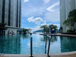 Yan Suites The Shore