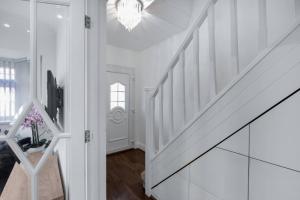 Family-Friendly 4-Bed near Parks & Transport Links