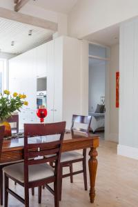 Stylish 2 bedroom house in Excellent Position