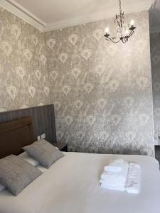 Deluxe Double Room room in Alexander Guest House