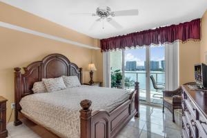 Bay View Oasis with Balcony & Free Parking Sunny Isles Beach