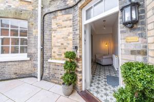 17 Market Place and The Vault