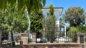 Relaxing Stay by the Beach