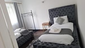 Cosy 2-bed Maisonette with Private Garage in Wembley