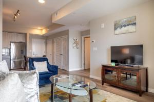 Gorgeous Apt w Harbor Views & Gym