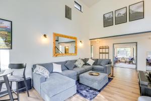 Hot Tub and SHARC Passes Renovated Sunriver Retreat