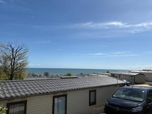 Ladram Bay, 2 Bedroom, Pet Friendly, Wi-Fi, Sleeps 6