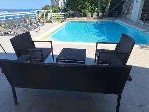 Maisons de vacances Cannes Super Cannes Golfe-Juan - Vue mer exceptionnelle mediterranee Cap d'Antibes- Villa Alamp - 4 a 6 chambres 6 sdb 7 wc - piscine - Superbe rooftop sans vis-a-vis - grand living - Possibilite Courts sejours - : photos des chambres