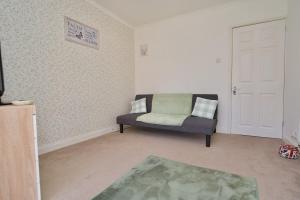 Natures Lodge Fully Furnished Home Coventry