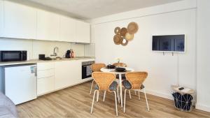 Bobo Beach Tenerife Holiday Apartment Las Americas