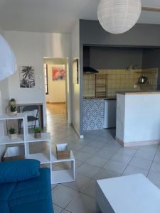 Appartements T1 Calme Ajoure et Traversant proche Centre ville : photos des chambres