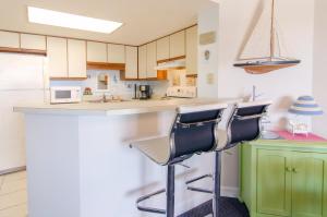 Golden Mile Oceanview King Condo