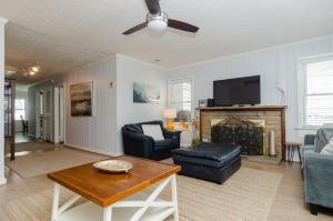 Williams Upper Unit by Bryant Real Estate