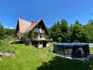 Sanjska Hiša Vojsko