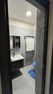 Luxurious 1 bedroom near Yaya Centre