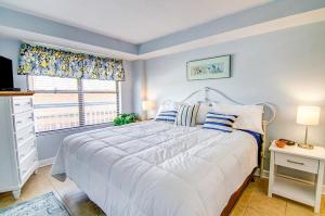 Pool + Oceanview King Condo