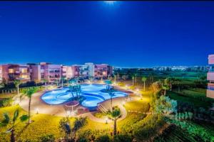 Prestigious new 3-bedroom apartment with pool view
