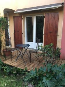 Quiet flat with private garden