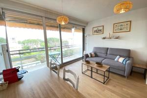 Lovely 4-person studio - pool and sea