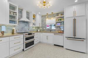 3 Mi to Beach Delightful South Venice Retreat!