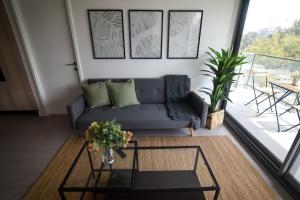 Luxury Mall Chic 2BR near Arauco Park