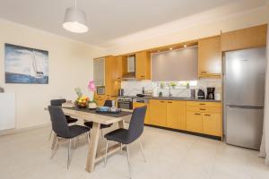 NeSo - Peters Flat steps to Beach with Great Views