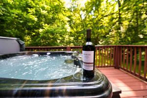 Smoky Mountains Hut Tub Cabin Dog Friendly