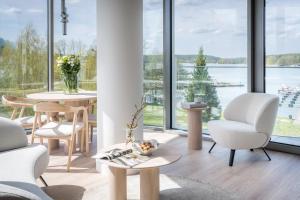 Zatoka Premium Elite4Rent apartamenty z panoramicznym widokiem na jezioro i przestronnymi tarasami