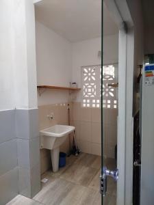 Sunset Flats - Apartamentos Equipados e aconchegantes, Próximo às Praias urbanas, A poucos metros da Rua Pituba - M 1 2 y T