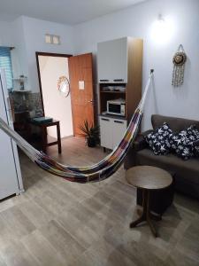 Sunset Flats - Apartamentos Equipados e aconchegantes, Próximo às Praias urbanas, A poucos metros da Rua Pituba - M 1 2 y T