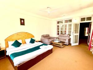 Hotel Lilly Inn & Cafe Manali