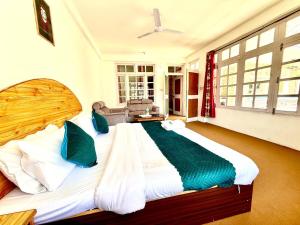 Hotel Lilly Inn & Cafe Manali