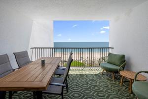 Pyramid 7G - Jellyfish Fields