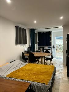 Maisons de vacances Studio avec acces piscine : photos des chambres
